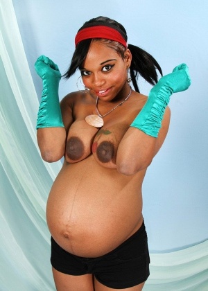 Ню беременных негритянок