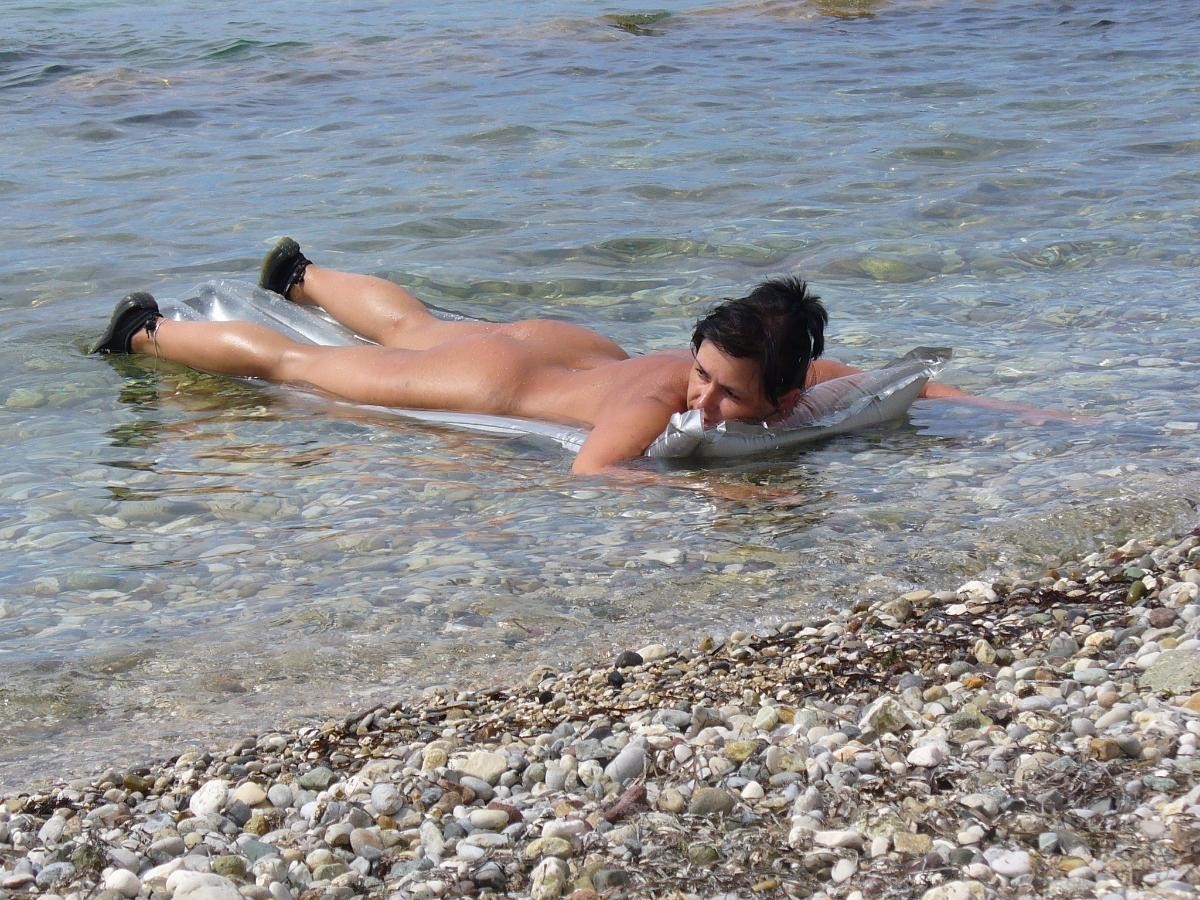 купание голыми на пляже фото 57