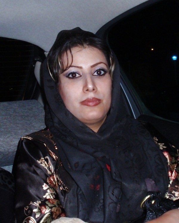 Голая девушка из Ирана на фотографиях